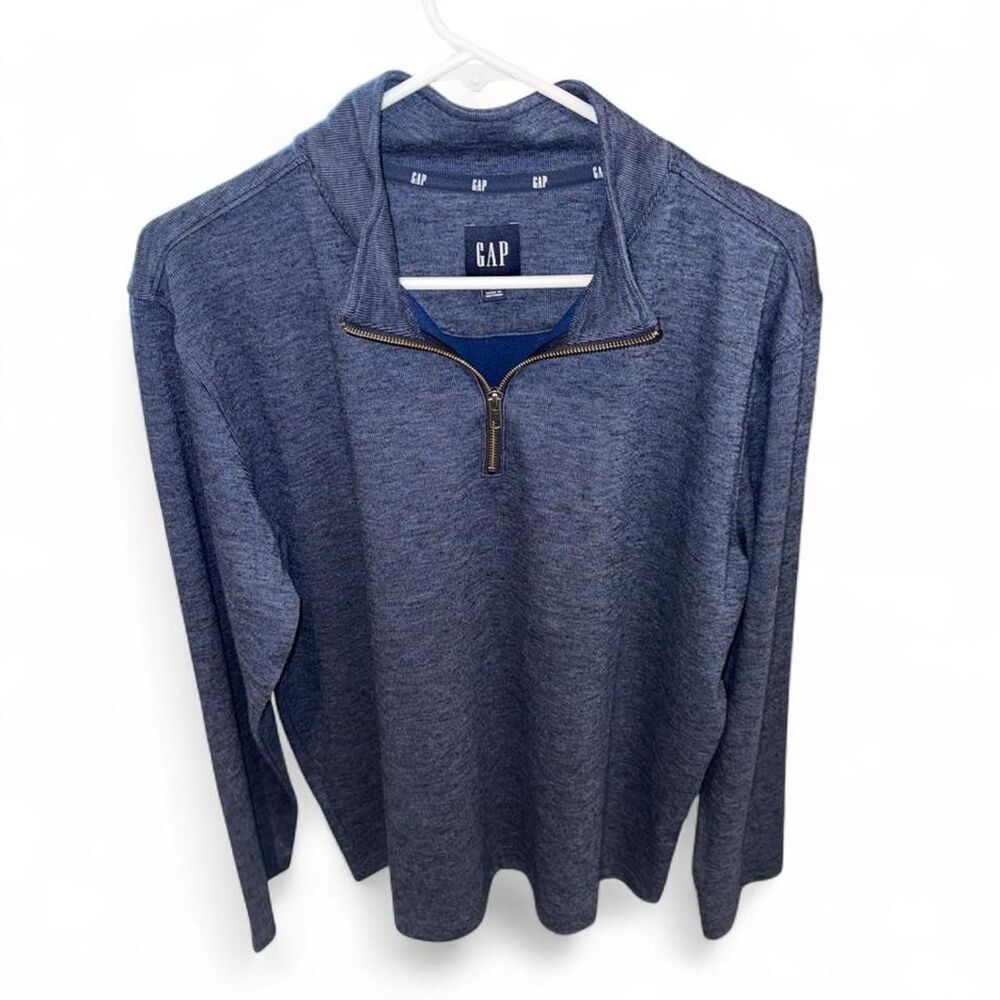 Gap Men's Blue and Navy Sweatshirt